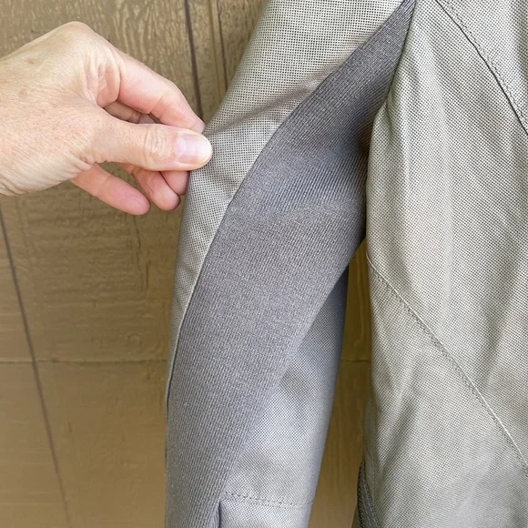 Gap NWT *Limited Edition* Jacket - Picture 9 of 10